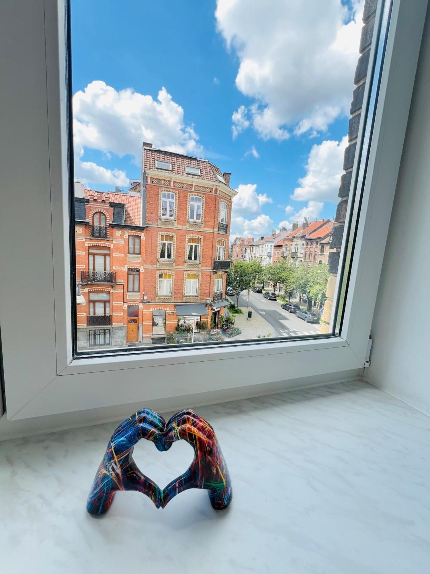 Renove Et Radieux A Bruxelles Extérieur photo