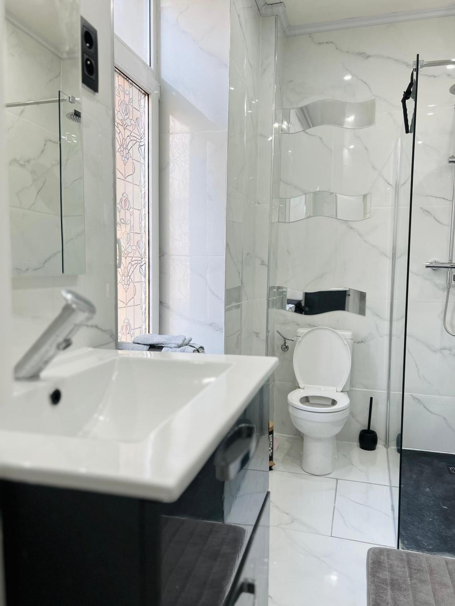 Renove Et Radieux A Bruxelles Extérieur photo